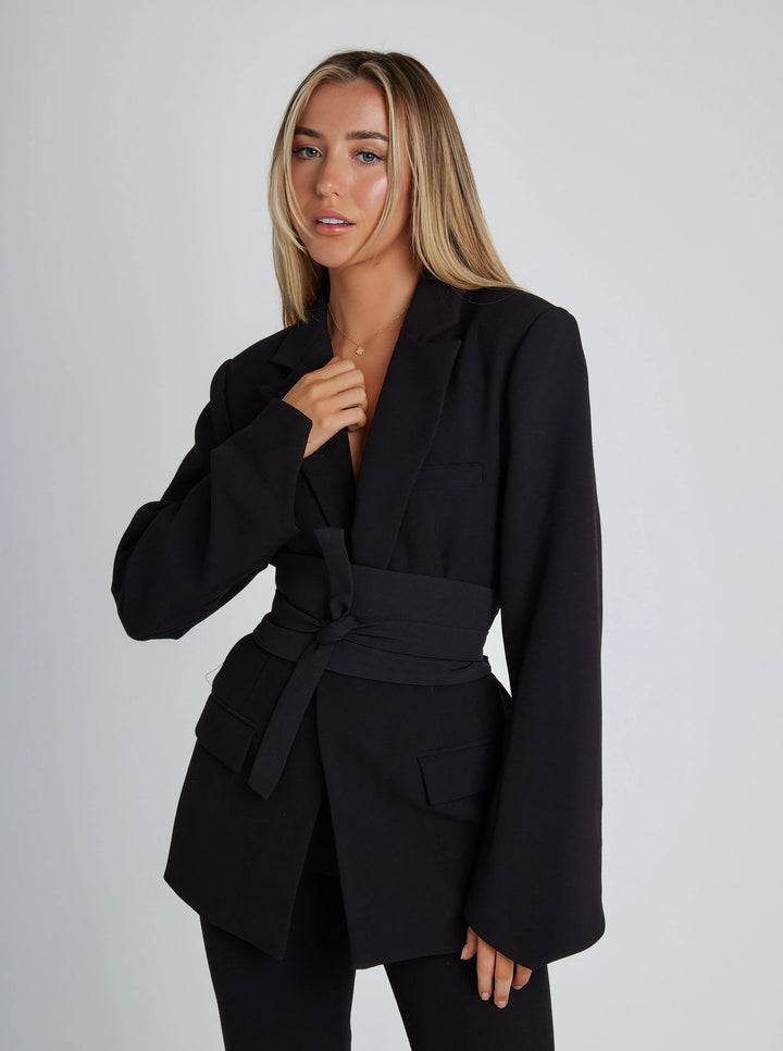 Chic Molly Blazer with Stylish Belt