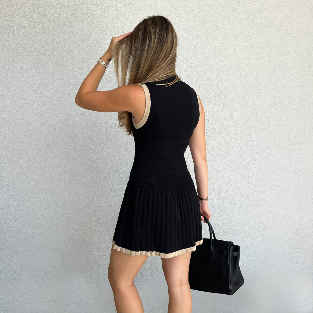 Chic Juliana High-Neck Pleated Knit Dress for a Stylish Look